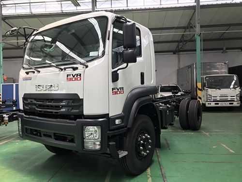 Với xe tải Isuzu 8 tấn, bạn sẽ có một phương tiện vận chuyển đáng tin cậy và linh hoạt để đáp ứng nhu cầu kinh doanh của mình. Xem hình ảnh liên quan để khám phá những tính năng và thiết kế độc đáo của xe tải Isuzu 8 tấn này.